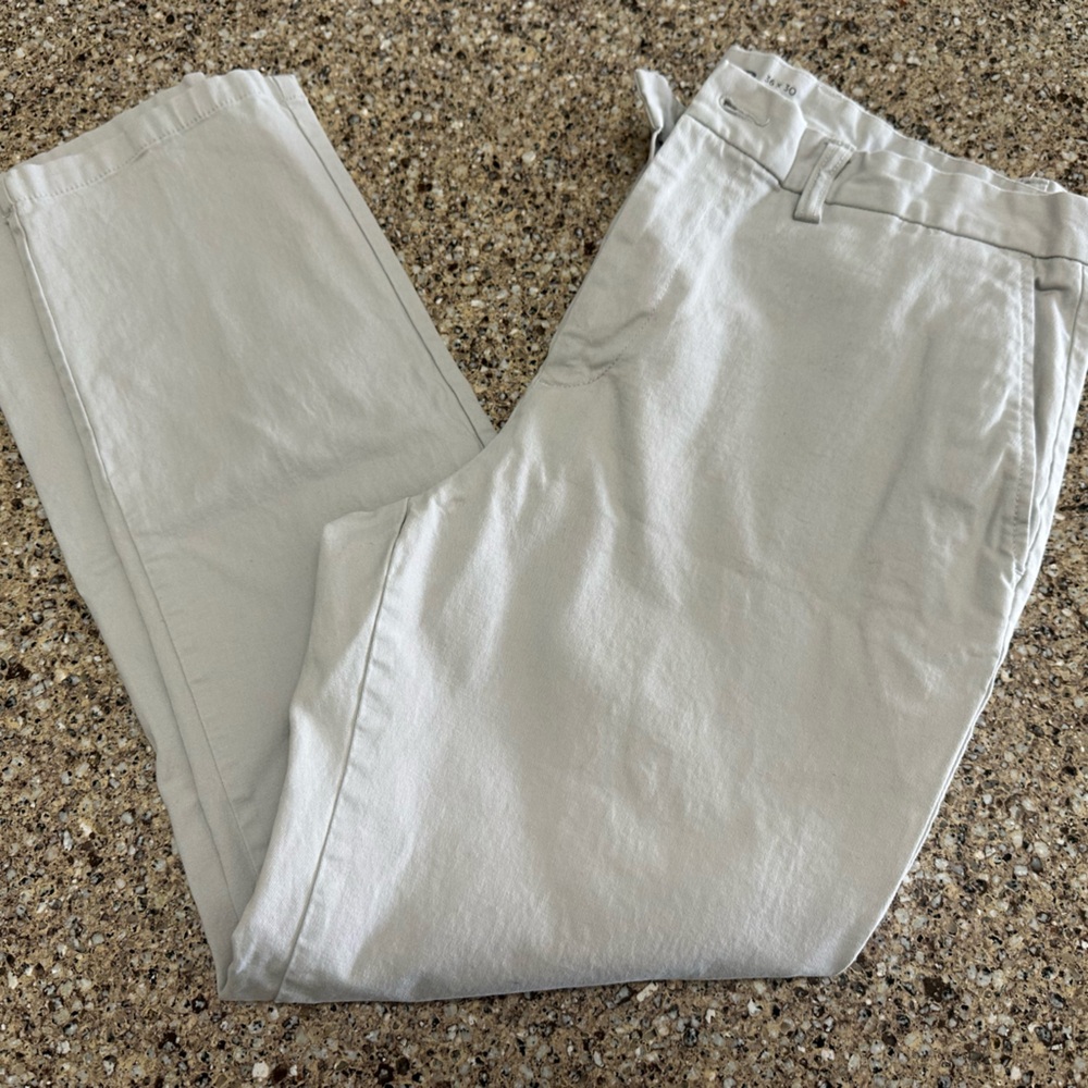 Old Navy Men's Light Khaki Chinos